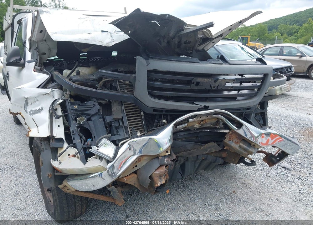 2007 GMC SIERRA VIN: 1GTHK24DX7E179795