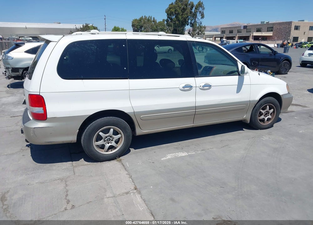 2005 KIA SEDONA EX/LX VIN: KNDUP131556621911