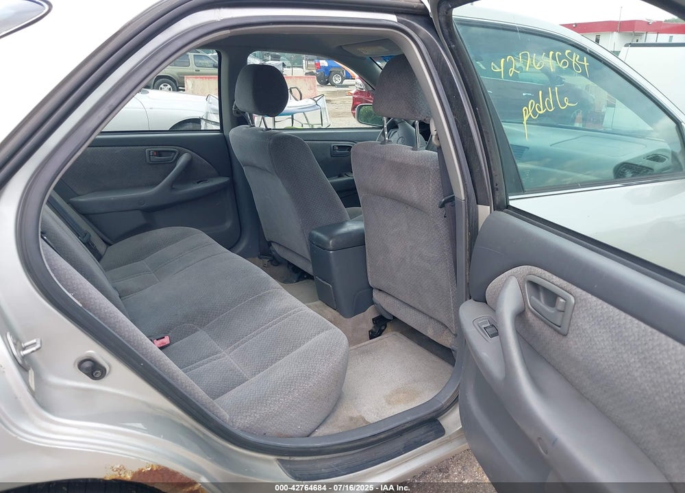 2001 TOYOTA CAMRY LE VIN: 4T1BG22K21U844495