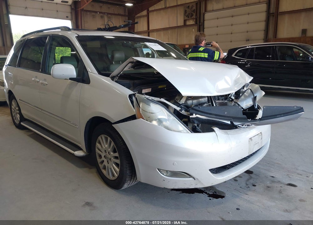 2008 TOYOTA SIENNA VIN: 5TDZK22C48S202773