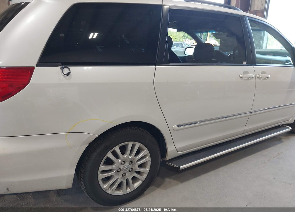 2008 TOYOTA SIENNA VIN: 5TDZK22C48S202773