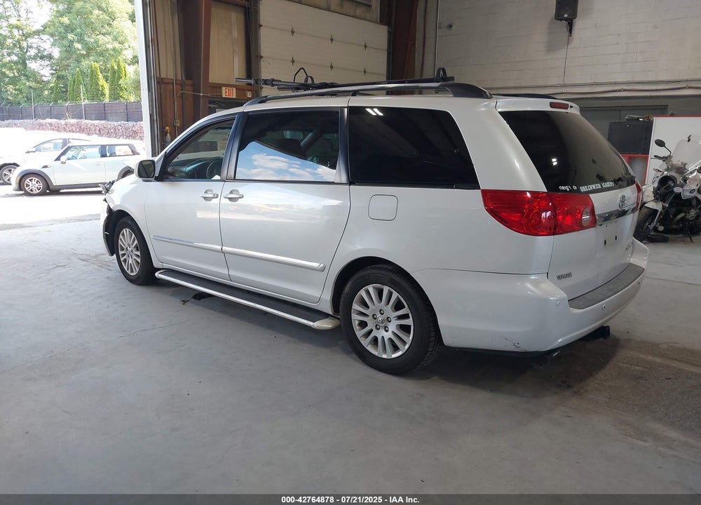 2008 TOYOTA SIENNA VIN: 5TDZK22C48S202773