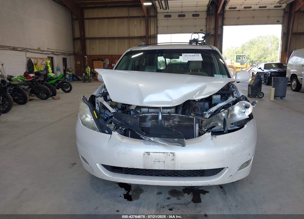 2008 TOYOTA SIENNA VIN: 5TDZK22C48S202773