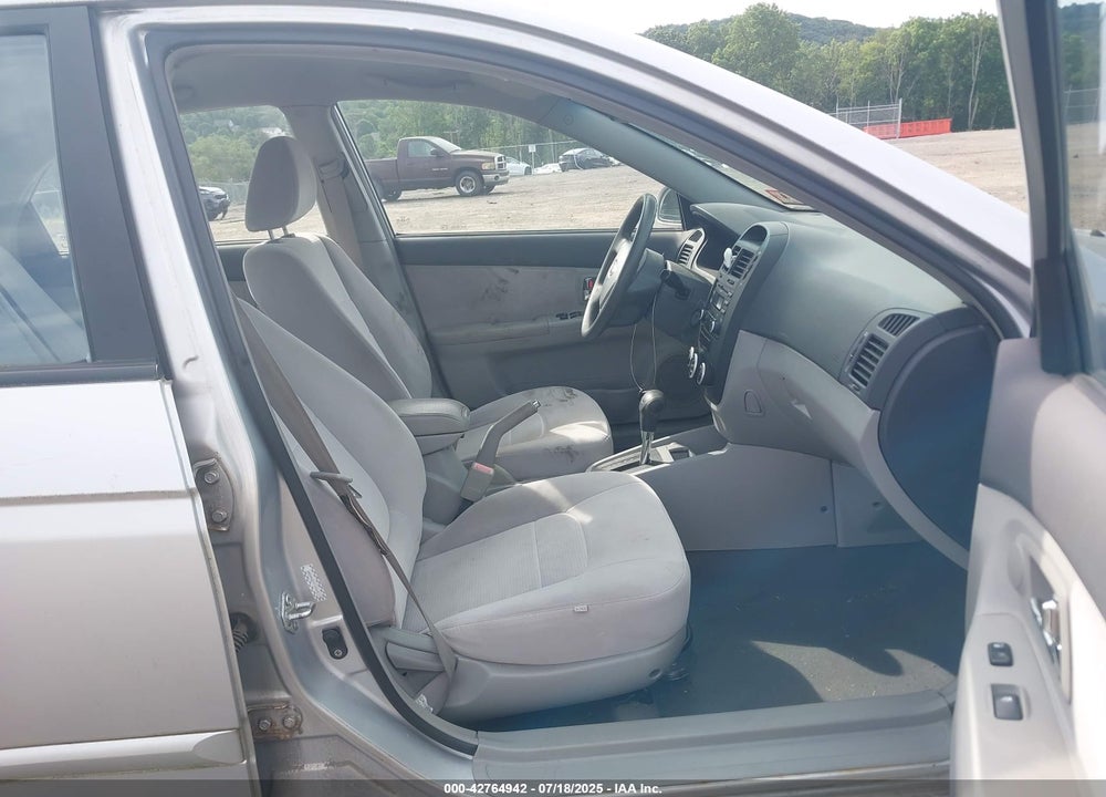2007 KIA SPECTRA VIN: KNAFE121775463268