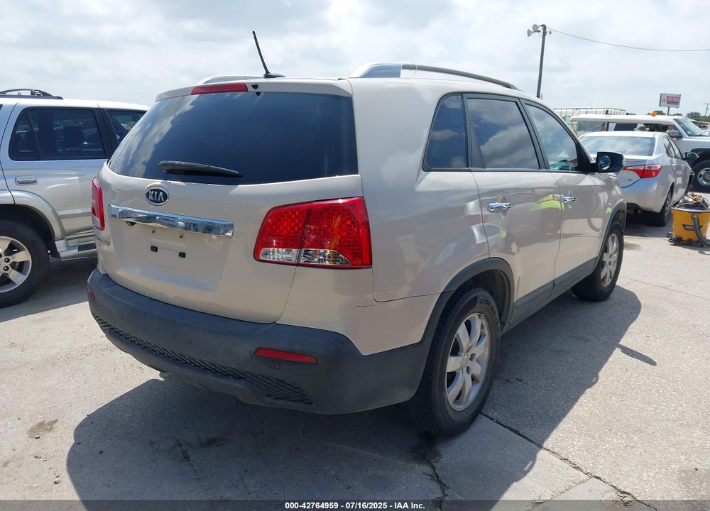 2011 KIA SORENTO VIN: 5XYKT3A12BG051960