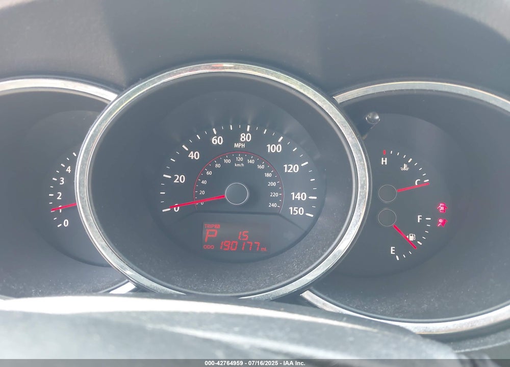 2011 KIA SORENTO VIN: 5XYKT3A12BG051960