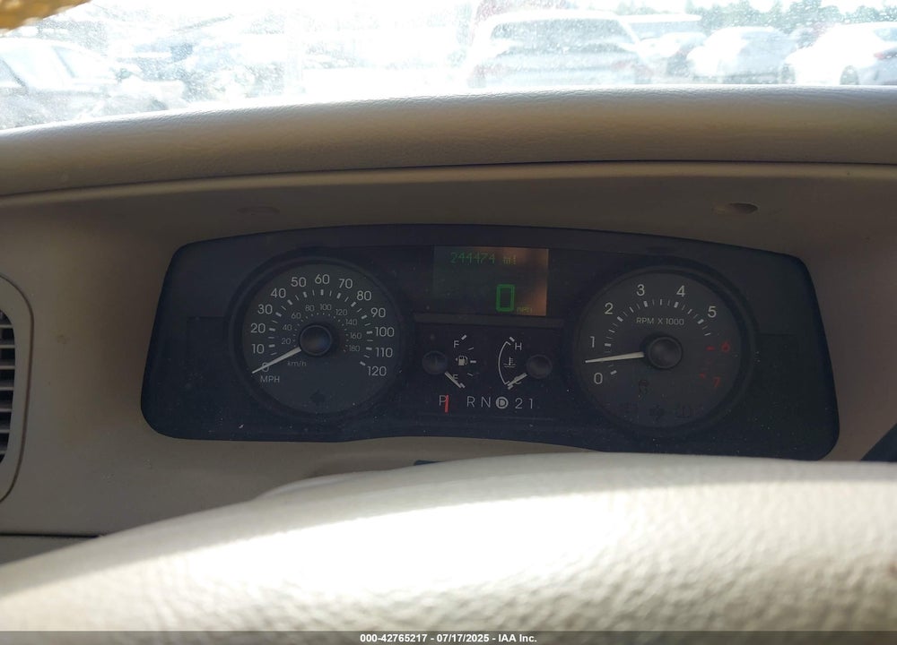 2006 MERCURY GRAND MARQUIS VIN: 2MHFM75VX6X627487
