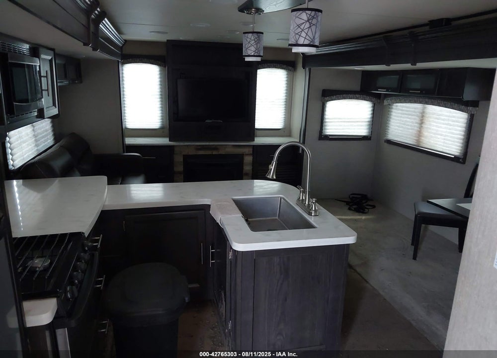 2018 KODIAK DUTCHMAN VIN: 4YDT29123JJ971515