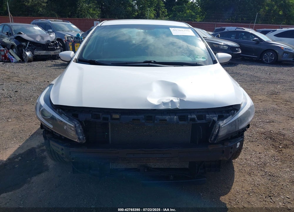 2018 KIA FORTE VIN: 3KPFL4A70JE262338