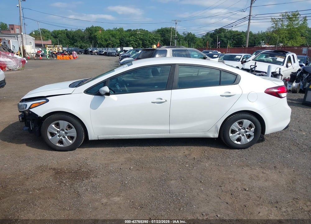 2018 KIA FORTE VIN: 3KPFL4A70JE262338