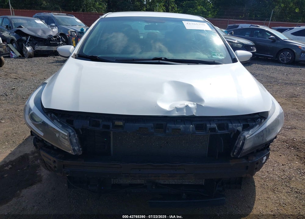 2018 KIA FORTE VIN: 3KPFL4A70JE262338