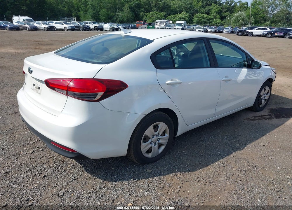 2018 KIA FORTE VIN: 3KPFL4A70JE262338