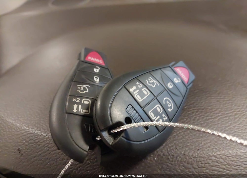 2016 CHRYSLER TOWN & COUNTRY TOURING-L VIN: 2C4RC1CG1GR303768