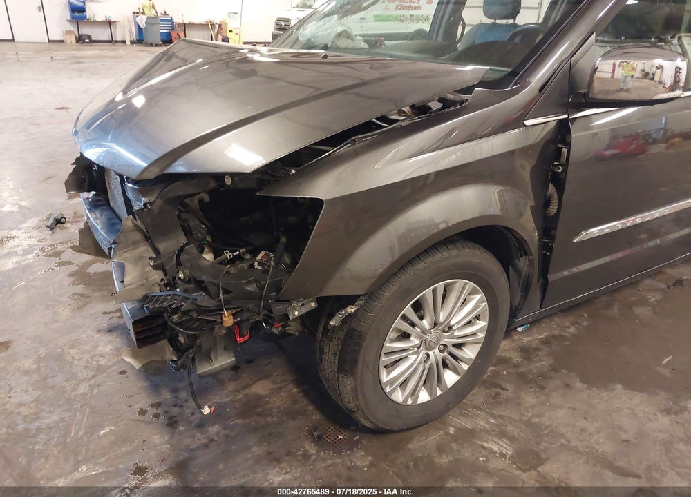 2016 CHRYSLER TOWN & COUNTRY TOURING-L VIN: 2C4RC1CG1GR303768