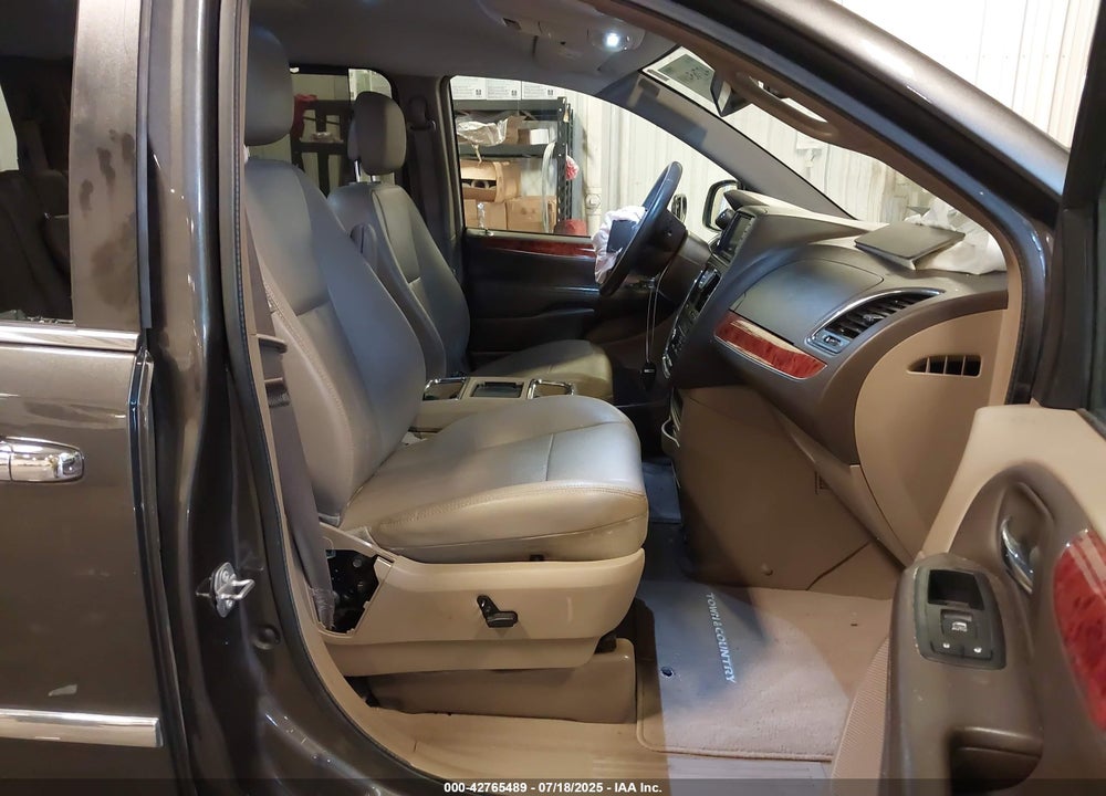 2016 CHRYSLER TOWN & COUNTRY TOURING-L VIN: 2C4RC1CG1GR303768
