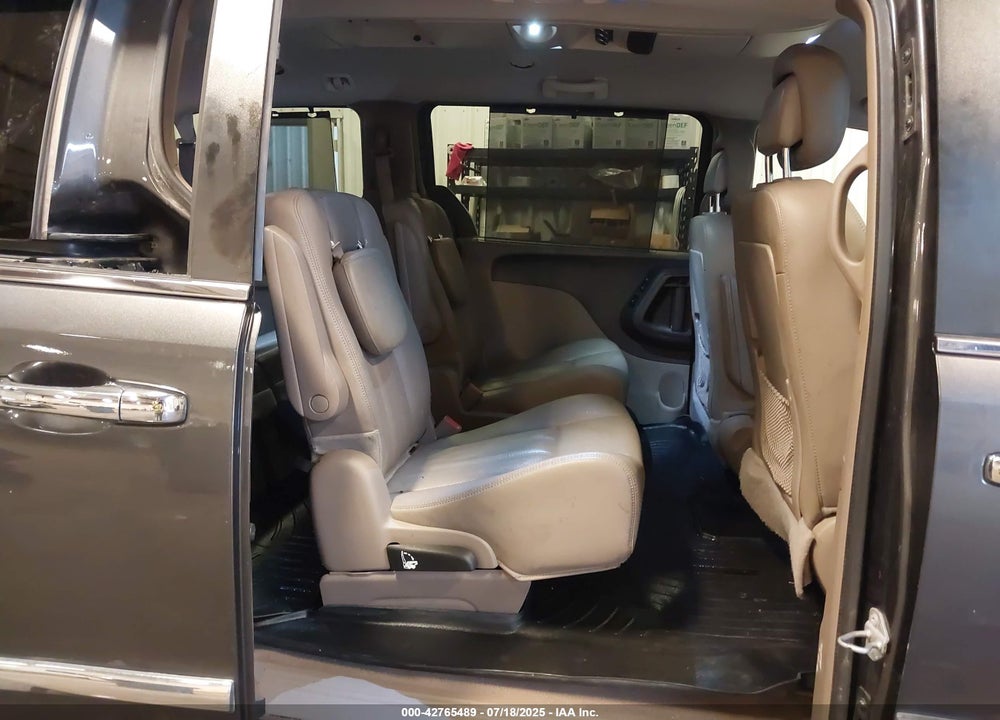 2016 CHRYSLER TOWN & COUNTRY TOURING-L VIN: 2C4RC1CG1GR303768