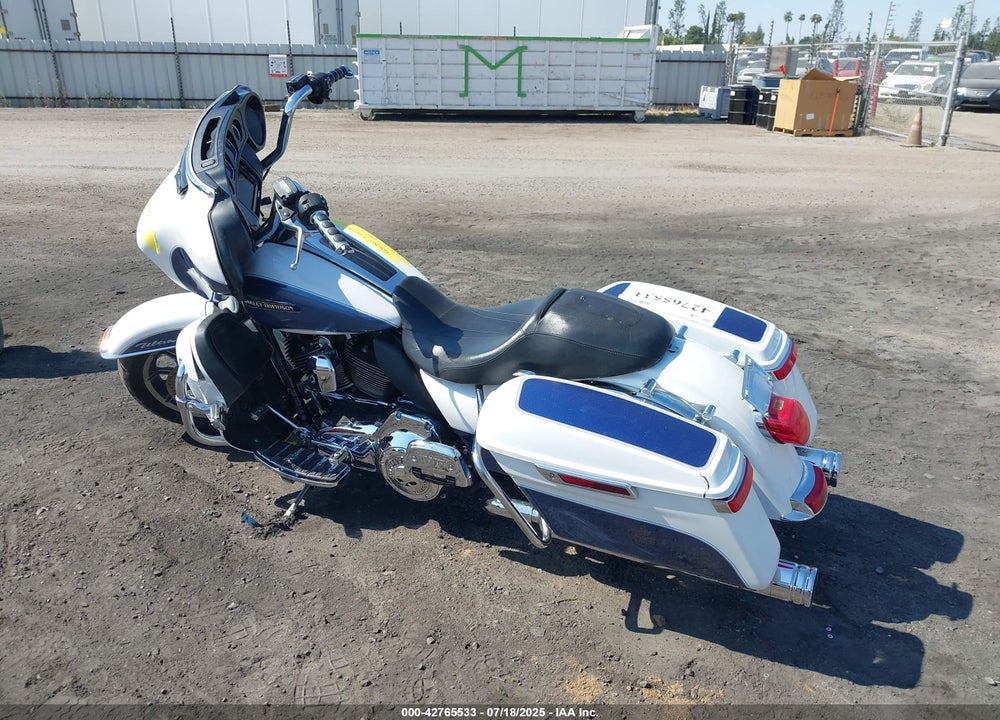 2015 HARLEY-DAVIDSON FLHTCUL ULTRA CLASSIC LOW VIN: 1HD1KDM1XFB665007