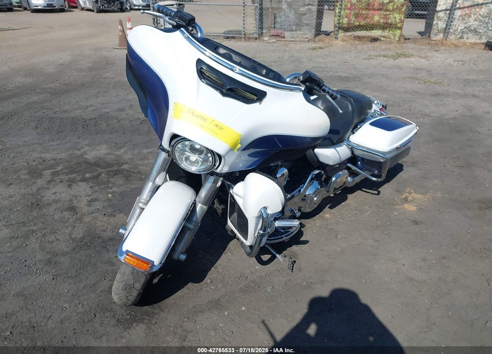 2015 HARLEY-DAVIDSON FLHTCUL ULTRA CLASSIC LOW VIN: 1HD1KDM1XFB665007
