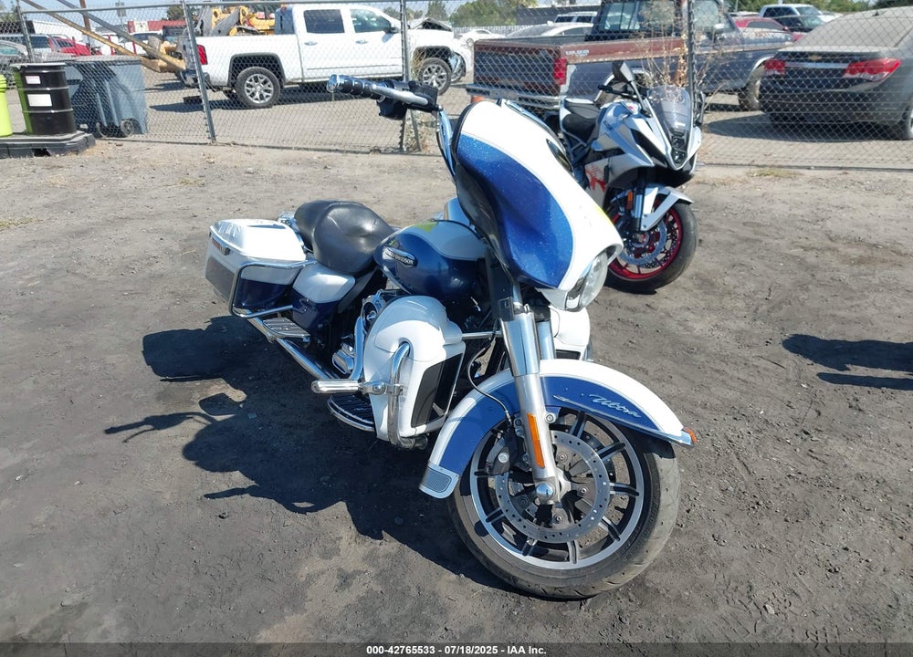 2015 HARLEY-DAVIDSON FLHTCUL ULTRA CLASSIC LOW VIN: 1HD1KDM1XFB665007