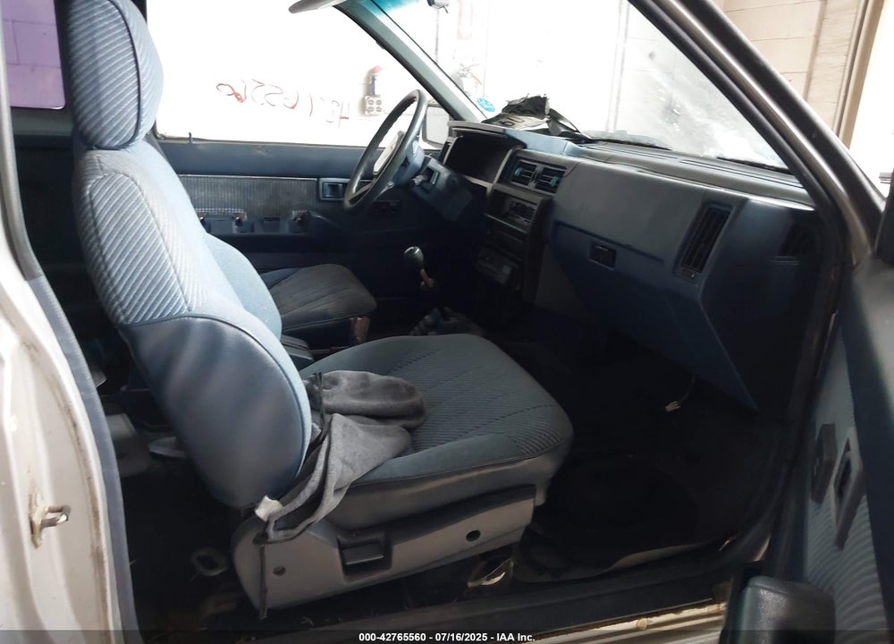 1986 NISSAN D21 VIN: JN6HD16Y0GW005830