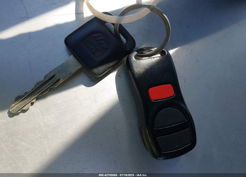 2003 NISSAN PATHFINDER VIN: JN8DR09X83W703603