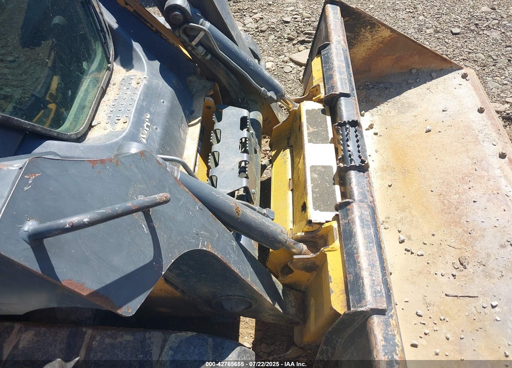 2012 JOHN DEERE 323DT VIN: 1T0323DBLCG236508