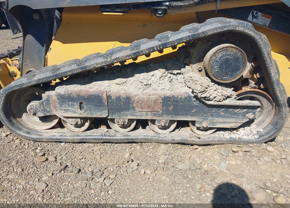 2012 JOHN DEERE 323DT VIN: 1T0323DBLCG236508