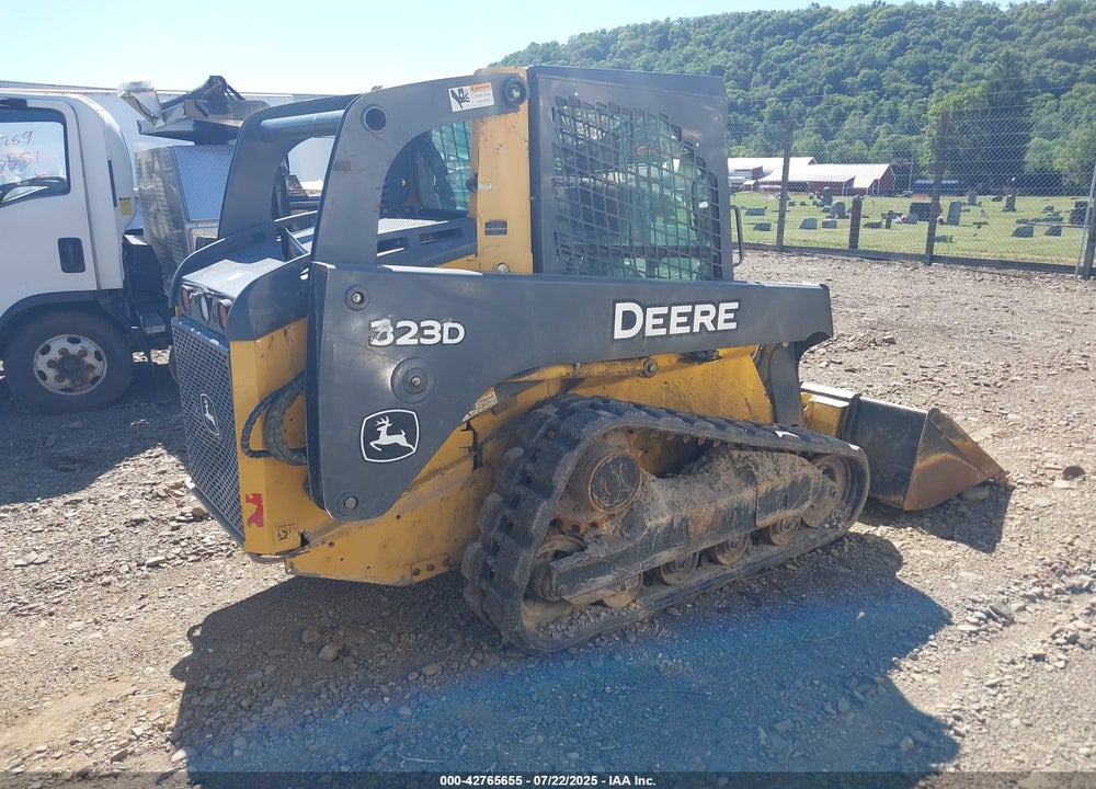 2012 JOHN DEERE 323DT VIN: 1T0323DBLCG236508