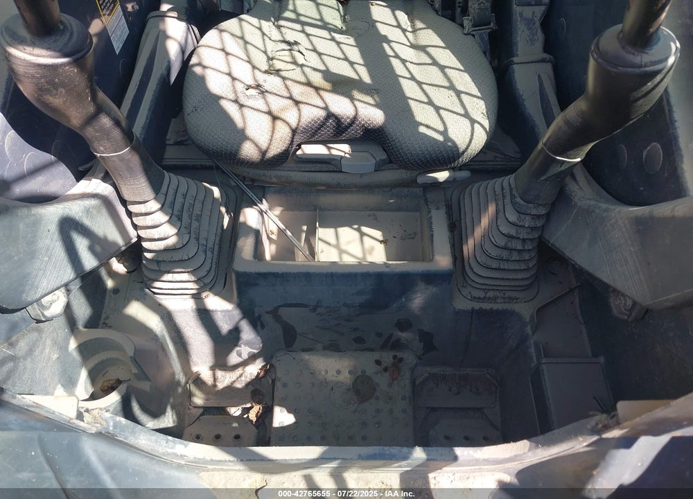 2012 JOHN DEERE 323DT VIN: 1T0323DBLCG236508