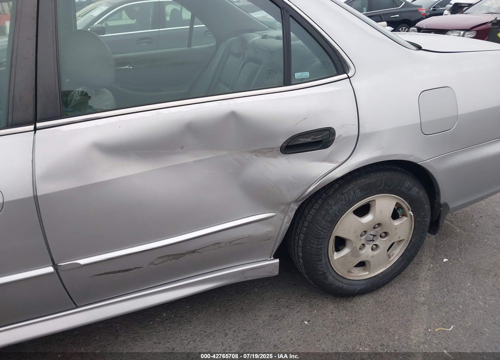 2002 HONDA ACCORD 3.0 EX VIN: 1HGCG16522A032934