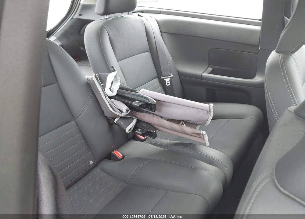 2011 VOLVO C30 VIN: YV1672MK2B2198529