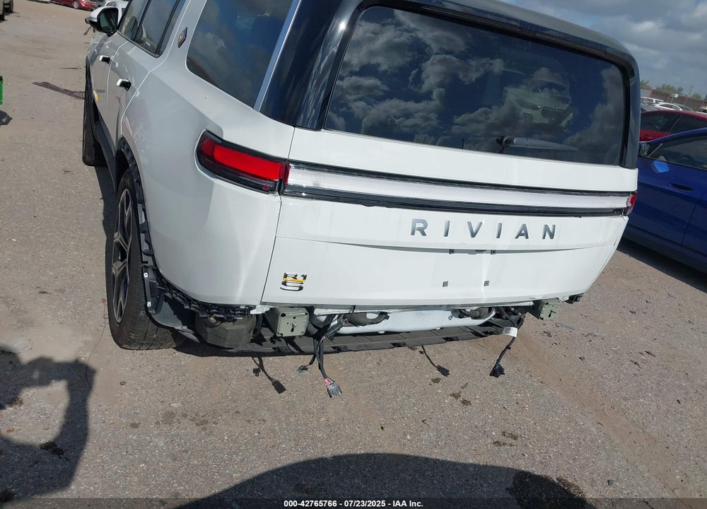 2024 RIVIAN R1S VIN: 7PDSGABA4RN038484