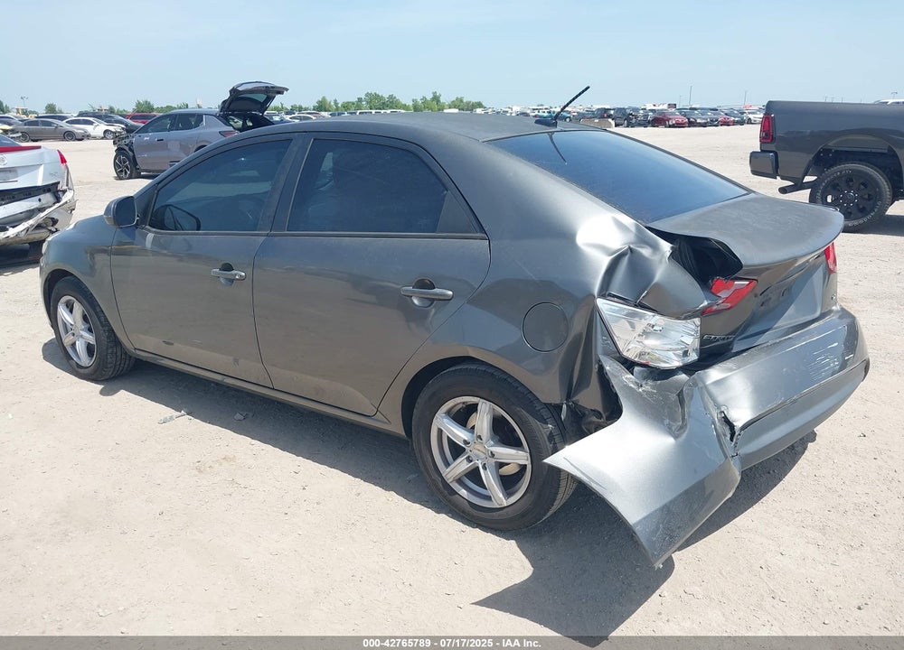 2013 KIA FORTE VIN: KNAFU4A21D5730320