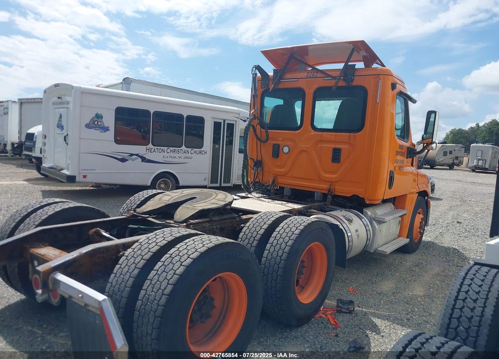 2017 FREIGHTLINER CASCADIA 125 VIN: 3AKJGEDV5HSJA2836