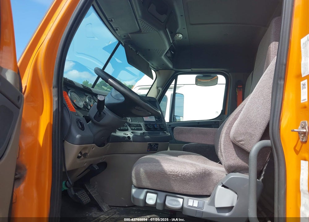 2017 FREIGHTLINER CASCADIA 125 VIN: 3AKJGEDV5HSJA2836