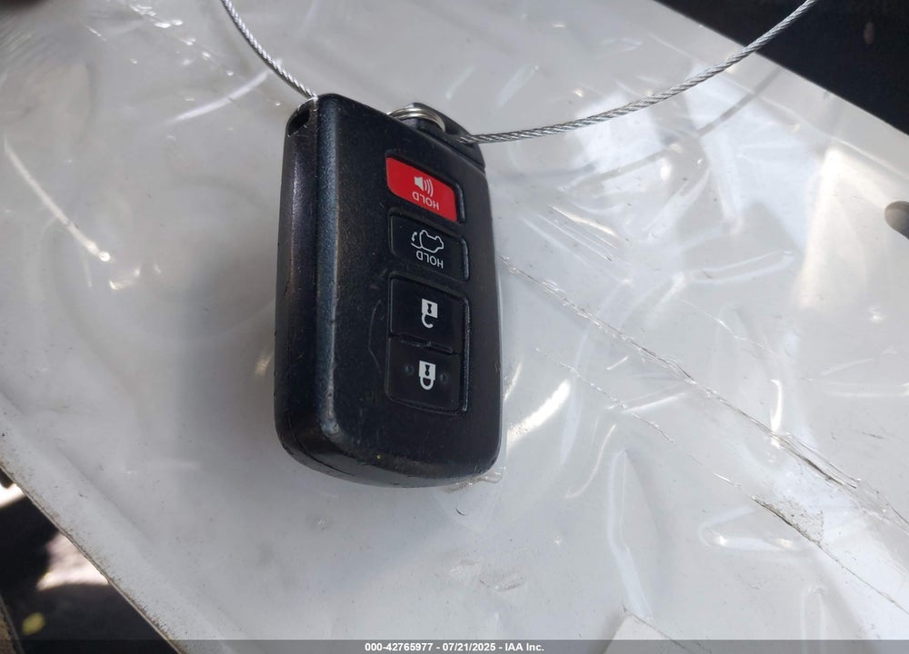 2018 TOYOTA RAV4 VIN: 2T3RFREV0JW716764