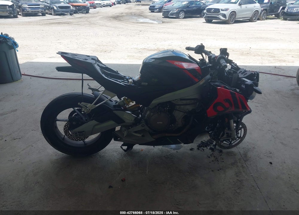 2023 APRILIA TUONO 660 FACTORY VIN: ZD4KSUM00PS000720