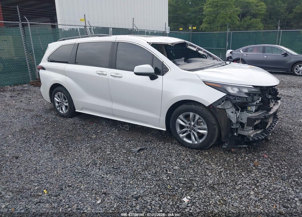 2024 TOYOTA SIENNA XLE VIN: 5TDJSKFCXRS113041