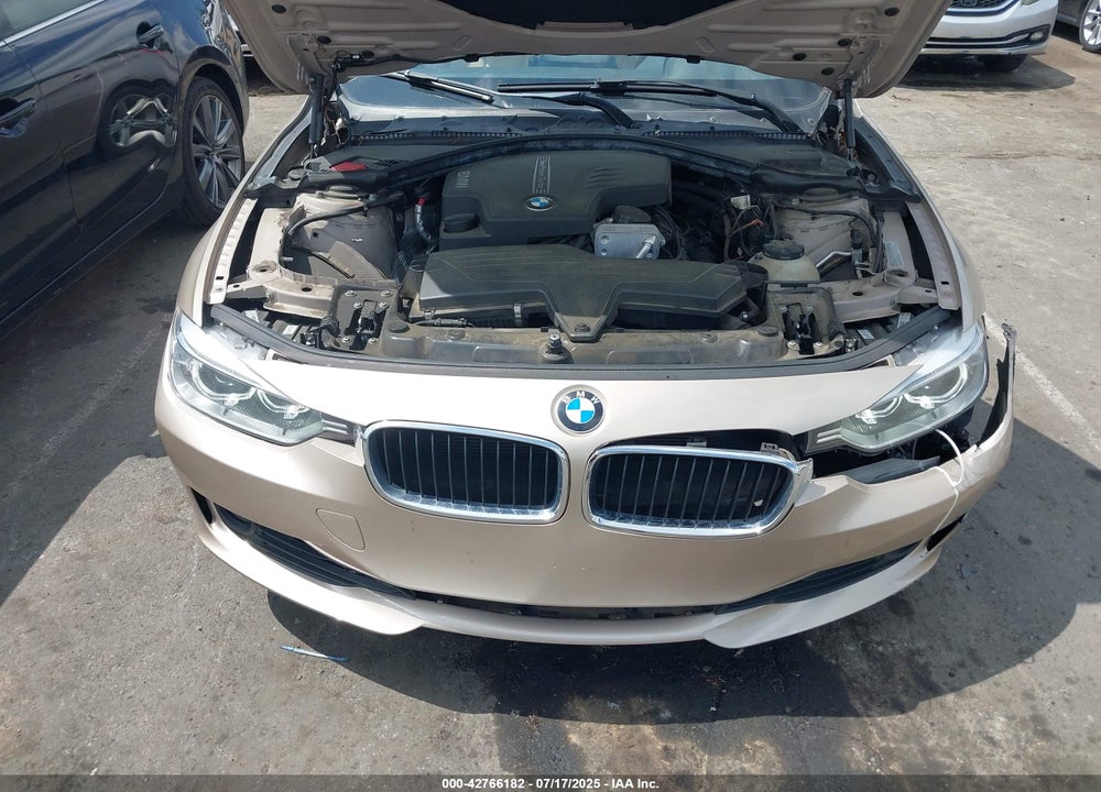 2013 BMW 3 SERIES VIN: WBA3C1C55DK104136