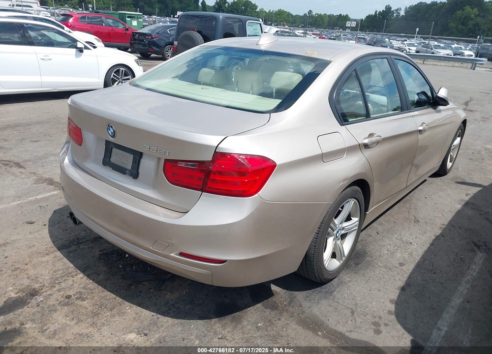 2013 BMW 3 SERIES VIN: WBA3C1C55DK104136