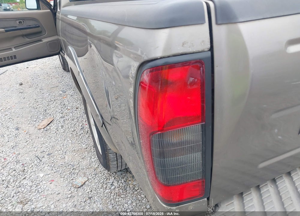2004 NISSAN FRONTIER XE VIN: 1N6DD26T64C458310