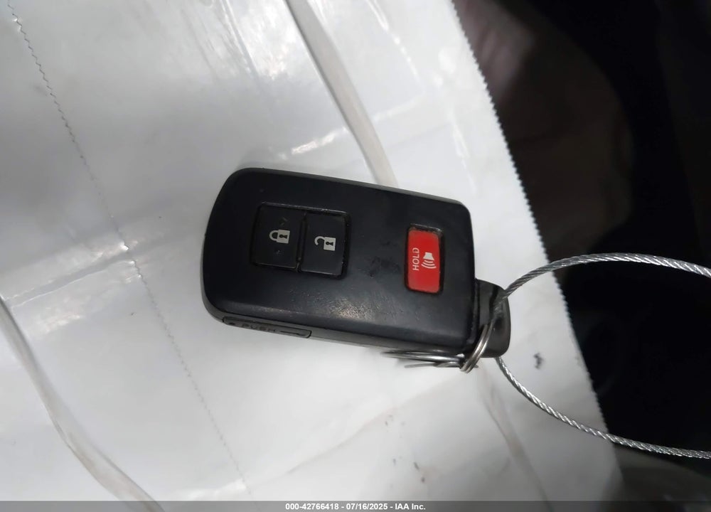 2012 TOYOTA PRIUS C VIN: JTDKDTB33C1507110