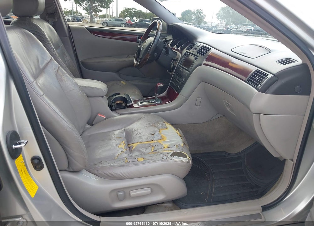 2002 LEXUS ES 300 VIN: JTHBF30GX25001537