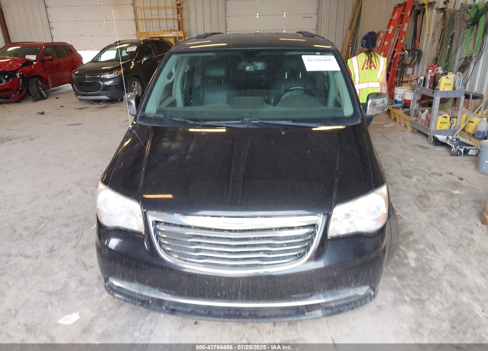 2011 CHRYSLER TOWN & COUNTRY VIN: 2A4RR8DG7BR676256