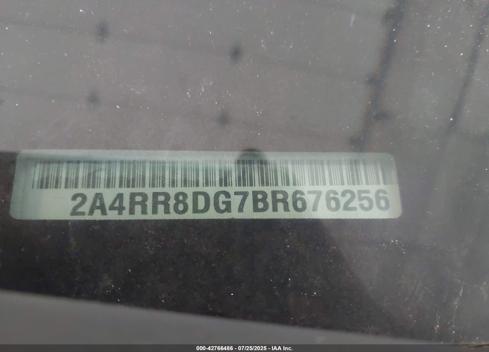 2011 CHRYSLER TOWN & COUNTRY VIN: 2A4RR8DG7BR676256