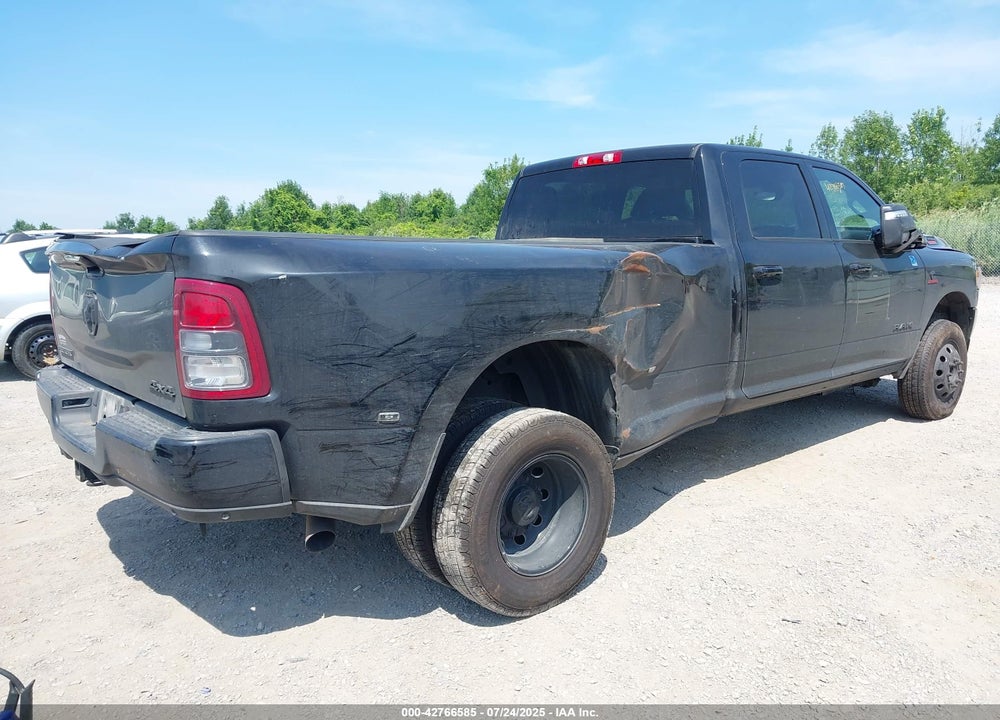 2024 RAM 3500 BIG HORN  4X4 8' BOX VIN: 3C63RRHL8RG214899