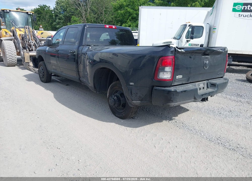 2024 RAM 3500 BIG HORN  4X4 8' BOX VIN: 3C63RRHL8RG214899