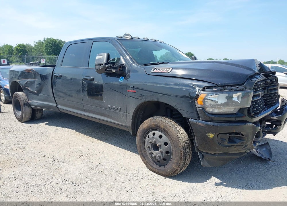 2024 RAM 3500 BIG HORN  4X4 8' BOX VIN: 3C63RRHL8RG214899