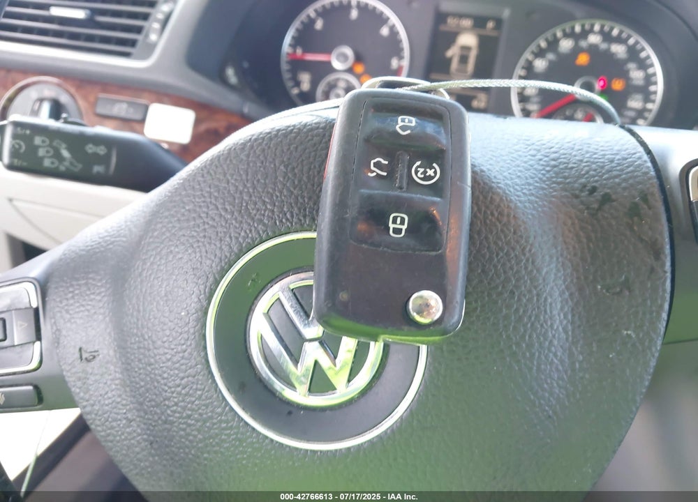 2013 VOLKSWAGEN PASSAT 2.0L TDI SEL PREMIUM VIN: 1VWCN7A3XDC098035