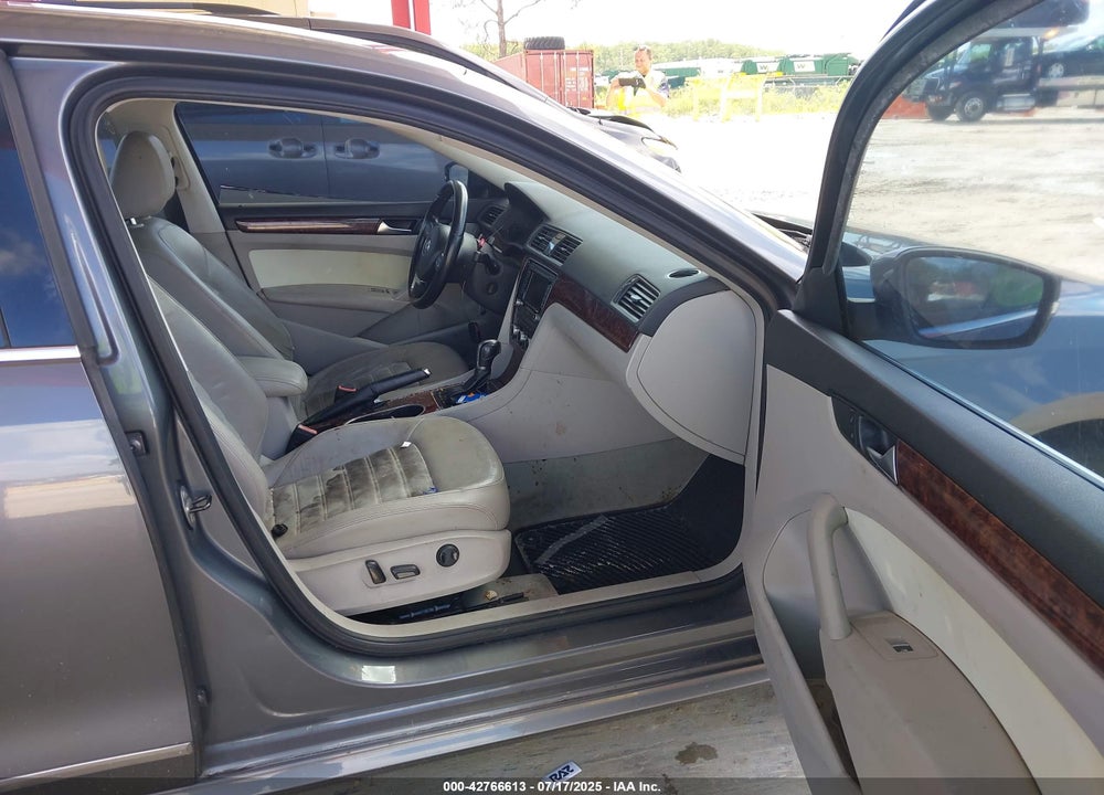 2013 VOLKSWAGEN PASSAT 2.0L TDI SEL PREMIUM VIN: 1VWCN7A3XDC098035